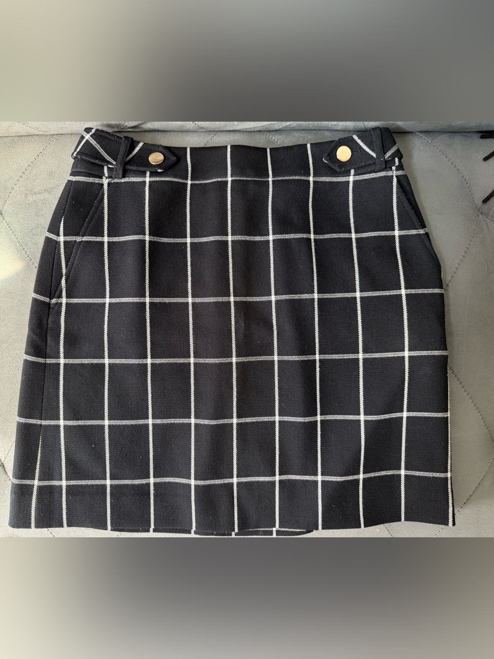 Women’s Black and White Plaid LOFT skirt